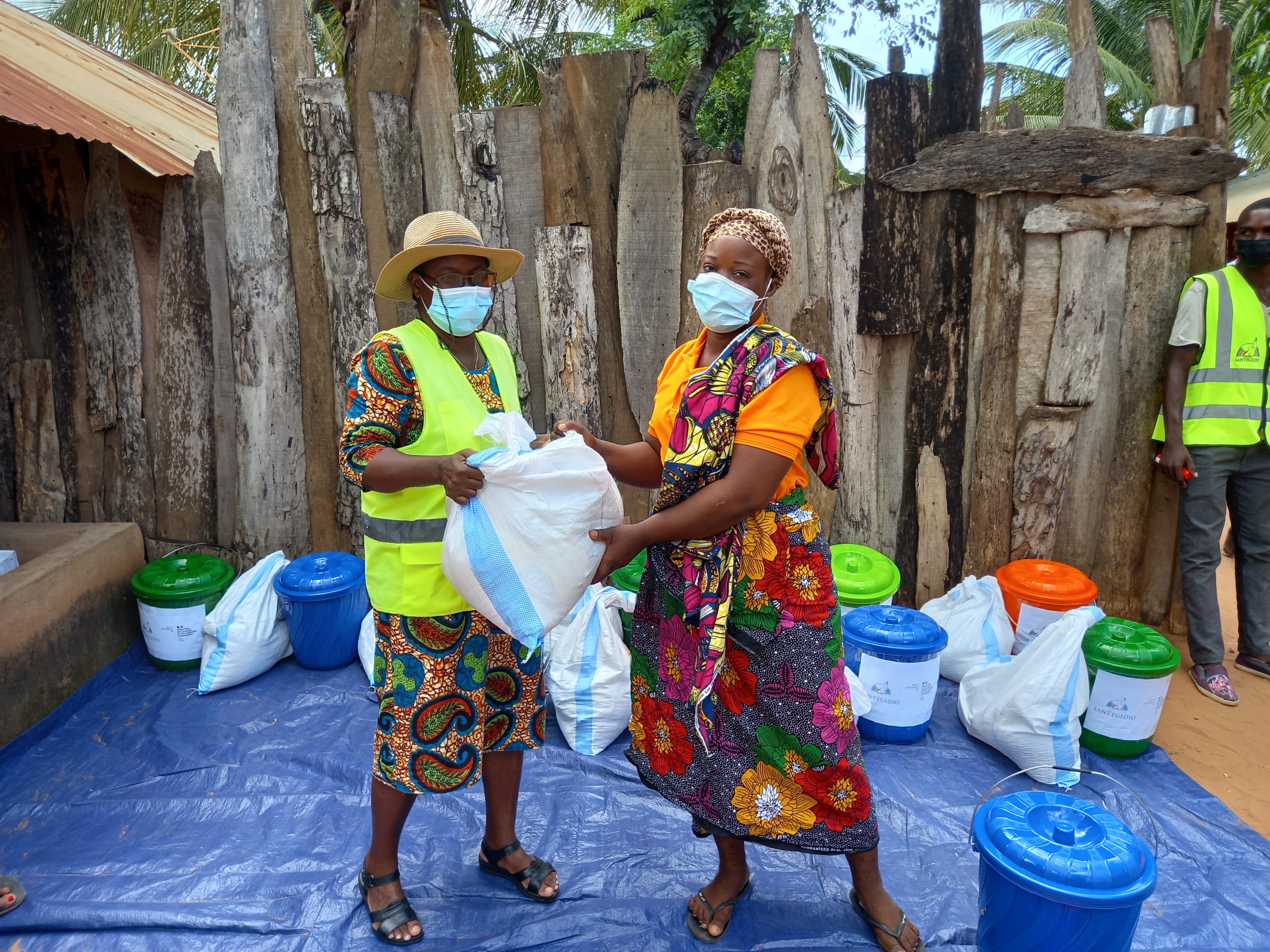 Aiuti umanitari e dialogo fra gli sfollati del nord del Mozambico